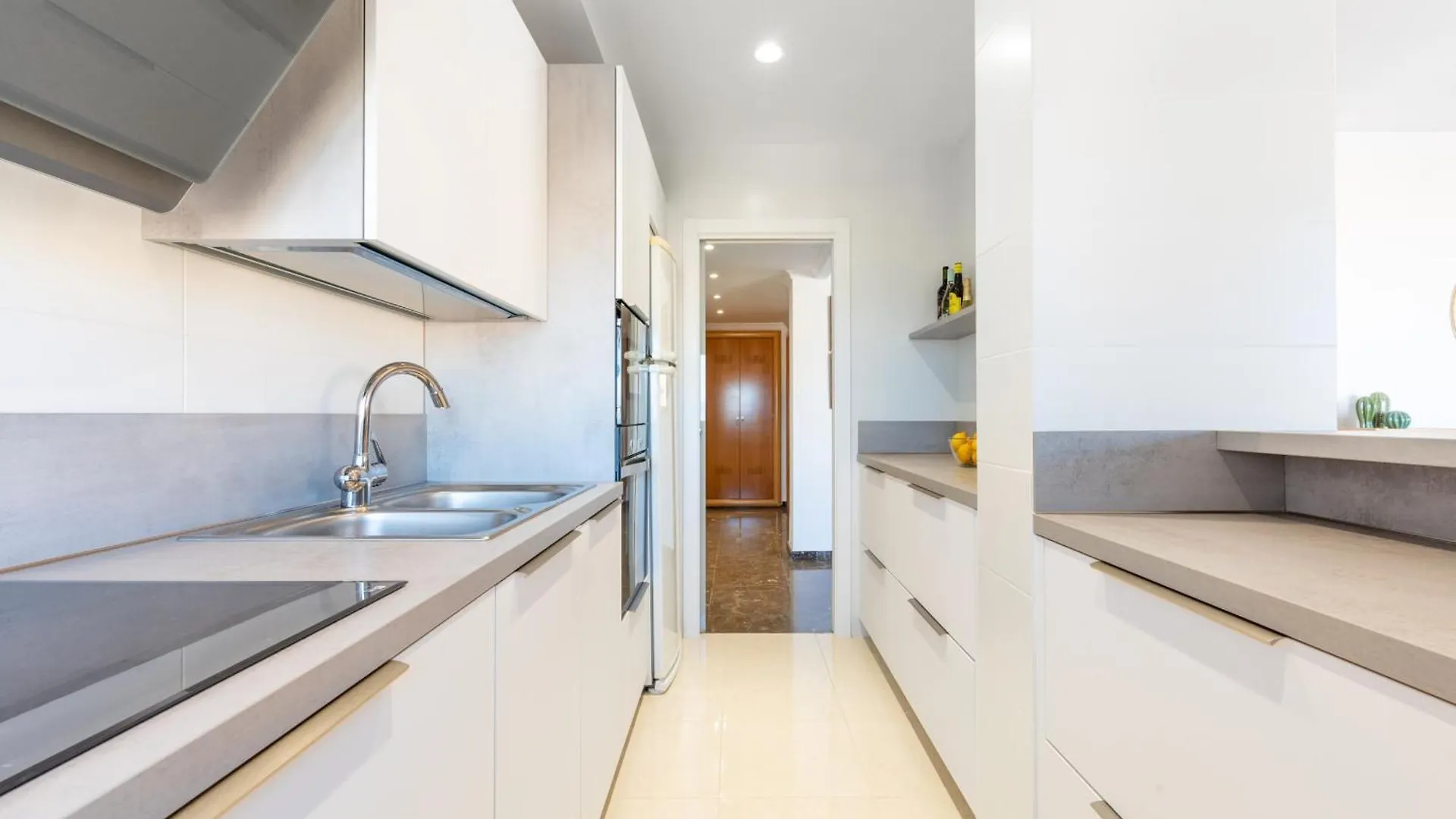 Carihuela II - 2 Bedroom Sea View Apartment Near The Beach توريمولينوس 0*,