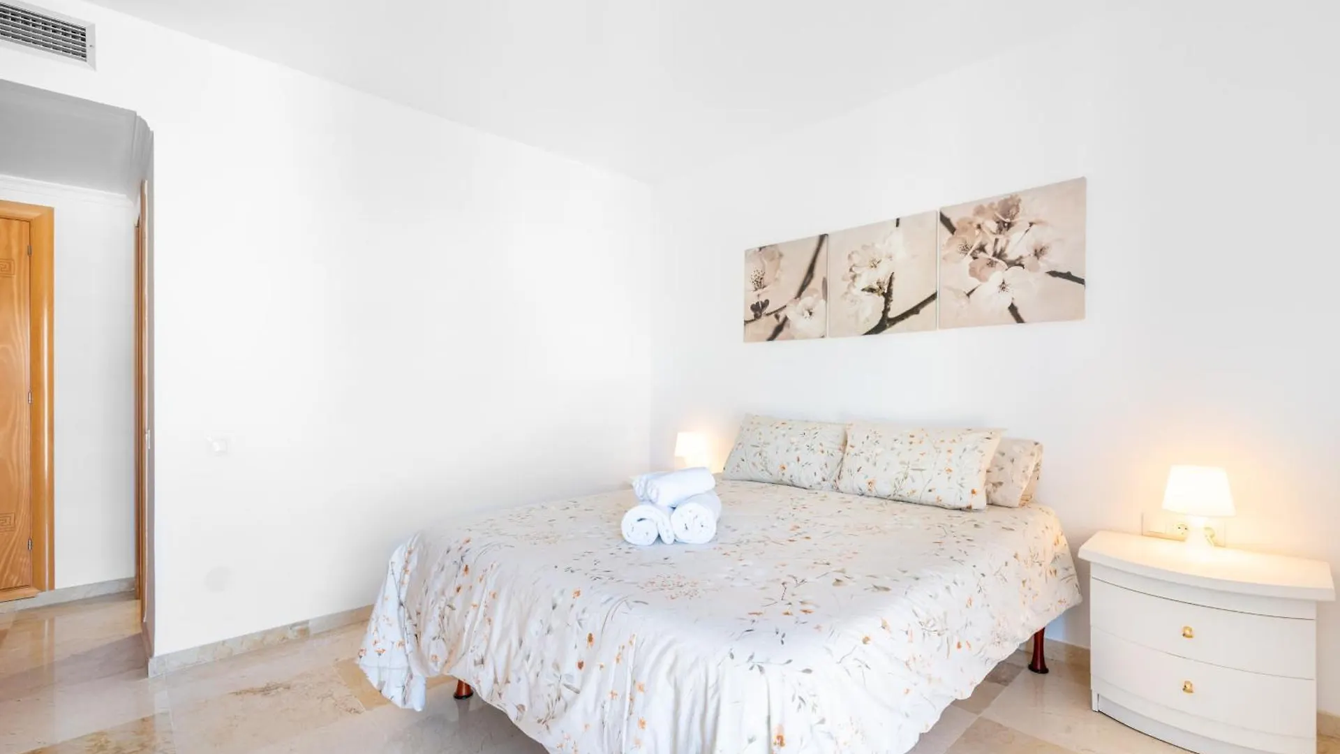 Carihuela II - 2 Bedroom Sea View Apartment Near The Beach Torremolinos