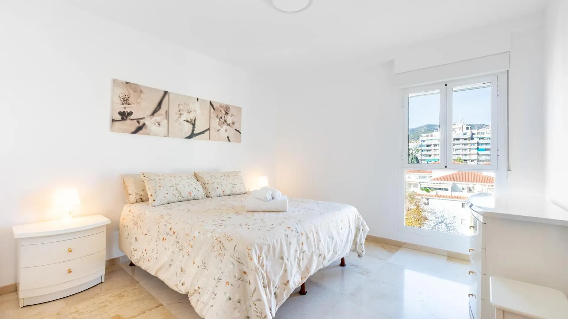 Carihuela II - 2 Bedroom Sea View Apartment Near The Beach Torremolinos